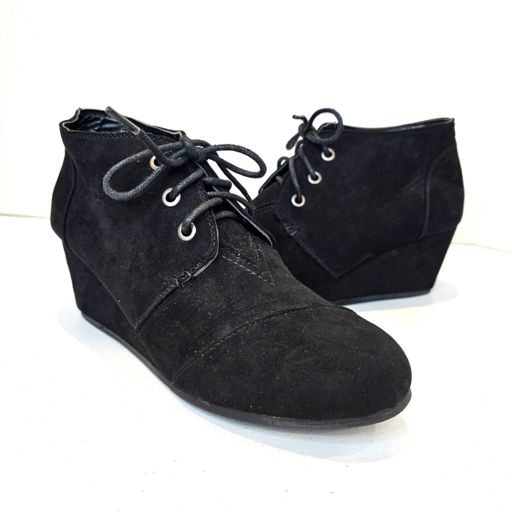 Bamboo Wedge Boots Women's Size 9 Black Suede NWOT Office Career